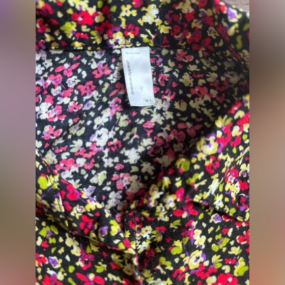 American apparel Floral button down tie front crop top size M/L - Picture 4 of 9